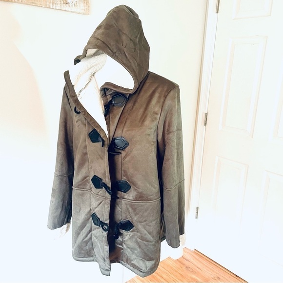 Women’s Army Green Fleece Jacket - Size Medium - Picture 6 of 13